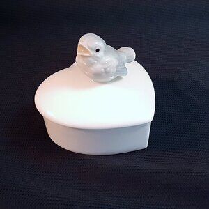 Otagiri small porcelain ring or trinket box - heart, Made in Japan, bird finial